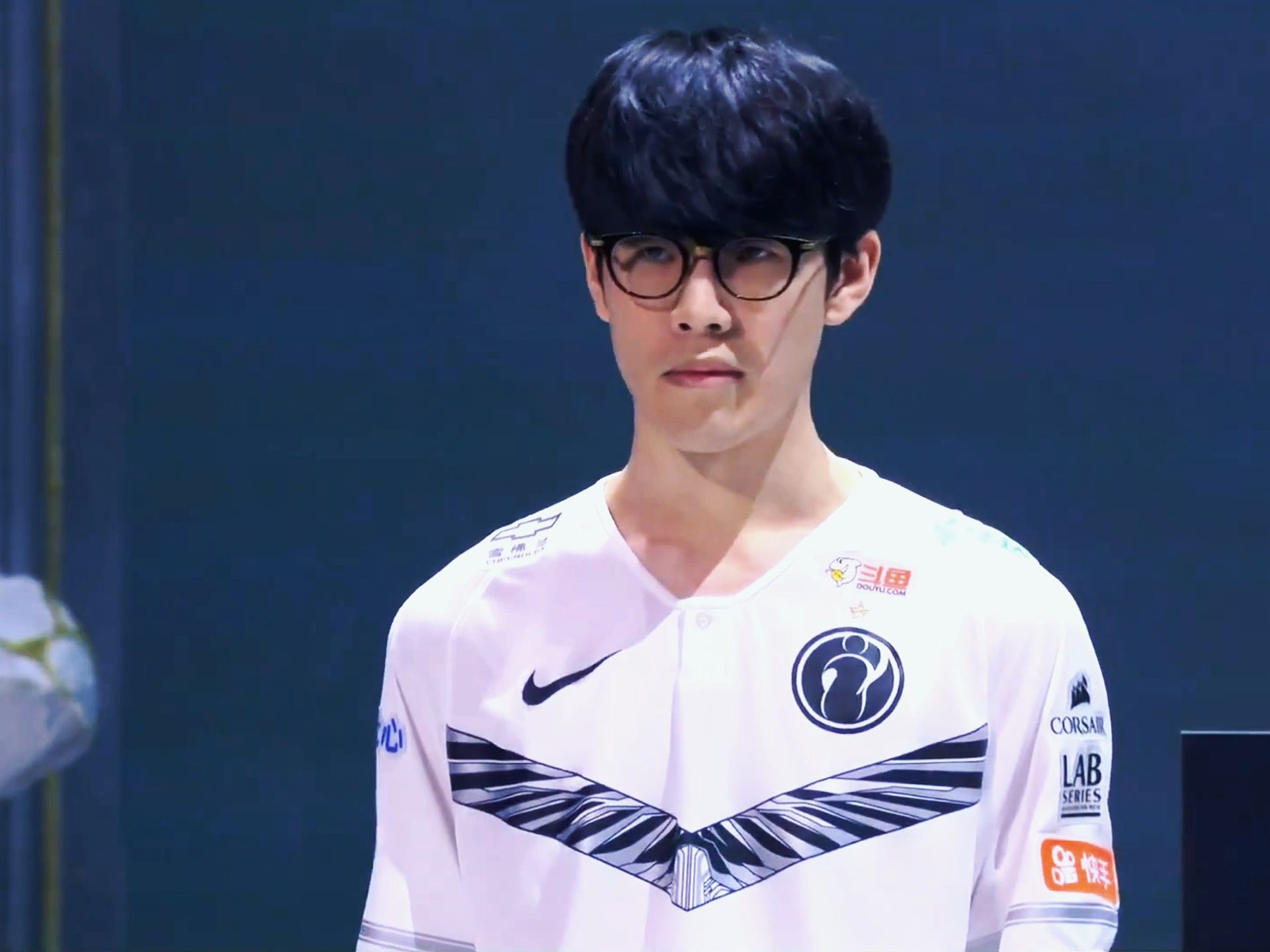 更让人瞩目 更让人瞩目